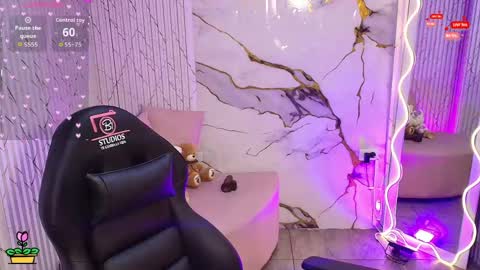 peachy_tay online show from May 3, 2026, 11:49 am