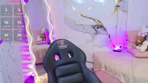 peachy_tay online show from July 28, 2026, 2:13 pm