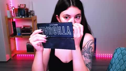 Peachy online show from October 19, 2025, 2:56 am