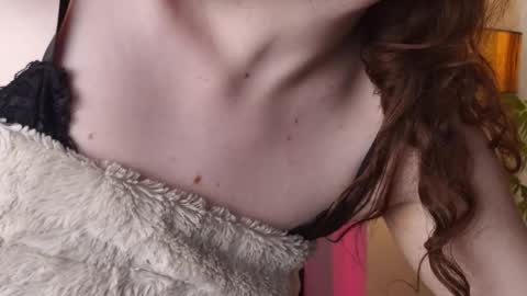 Snapshot of peachypixiee chatting on September 23, 2025, 5:32 am PeachyPixiee online show from September 23, 2025, 5:32 am