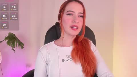 Snapshot of pear__moon chatting on December 3, 2025, 3:03 am LILLY online show from December 3, 2025, 3:03 am