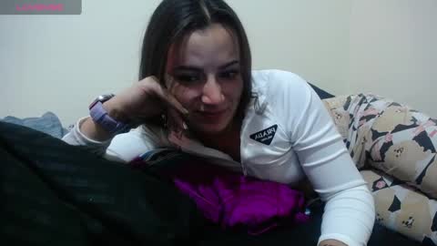 Snapshot of pearl_3 chatting on January 21, 2025, 3:26 am Pearl online show from January 21, 2025, 3:26 am