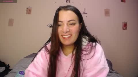 Snapshot of pearl_3 chatting on October 10, 2025, 4:11 am Pearl online show from October 10, 2025, 4:11 am