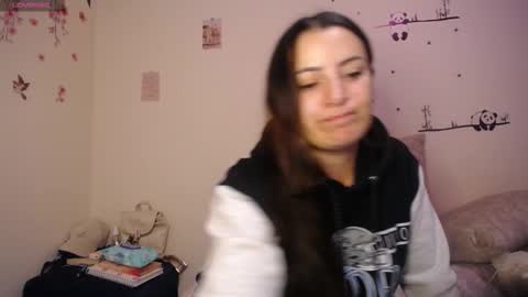 Snapshot of pearl_3 chatting on November 20, 2025, 4:12 am Pearl online show from November 20, 2025, 4:12 am