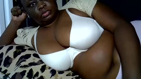 Snapshot of pearl_33 chatting on June 1, 2026, 11:28 pm Keci online show from June 1, 2026, 11:28 pm