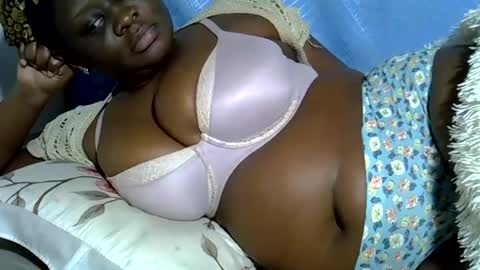 Snapshot of pearl_33 chatting on July 2, 2026, 3:23 am Keci online show from July 2, 2026, 3:23 am