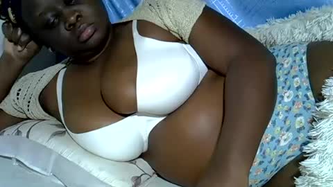 Snapshot of pearl_33 chatting on July 28, 2026, 2:13 pm Keci online show from July 28, 2026, 2:13 pm