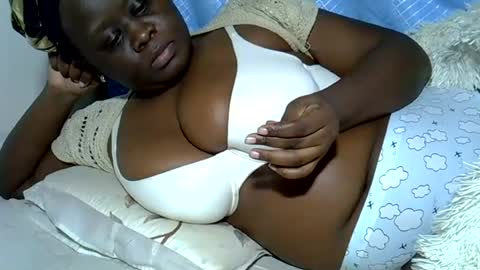 Snapshot of pearl_33 chatting on August 1, 2026, 12:54 am Keci online show from August 1, 2026, 12:54 am
