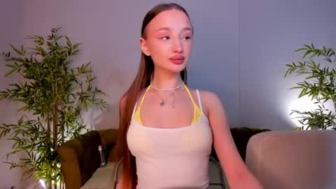 Sex Leah online show from May 19, 2026, 1:00 am