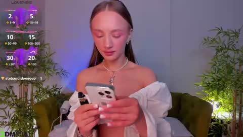 Sex Leah online show from June 11, 2026, 1:05 am