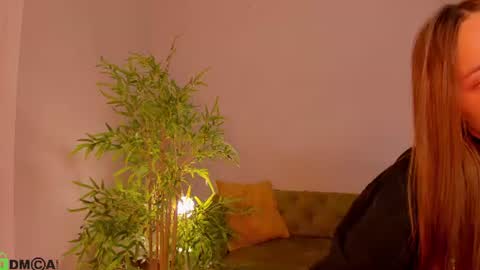 Sex Leah online show from June 22, 2026, 1:07 am
