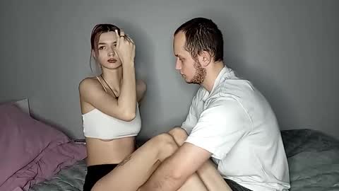 Snapshot of pearl_couple chatting on January 7, 2026, 7:05 pm Rina and Max online show from January 7, 2026, 7:05 pm