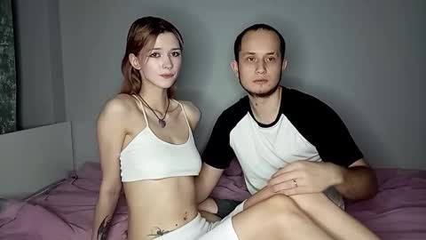 Snapshot of pearl_couple chatting on January 9, 2026, 7:26 pm Rina and Max online show from January 9, 2026, 7:26 pm