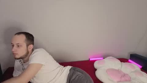 Snapshot of pearl_couple chatting on February 19, 2026, 9:05 am Rina and Max online show from February 19, 2026, 9:05 am