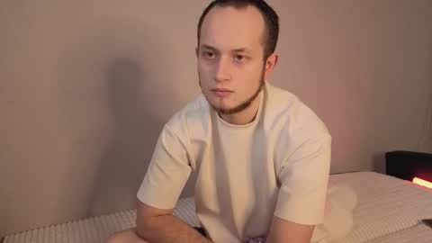 Snapshot of pearl_couple chatting on March 5, 2026, 9:05 am Rina and Max online show from March 5, 2026, 9:05 am