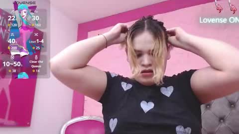 Snapshot of pearl_michelts chatting on October 22, 2025, 12:27 pm michel online show from October 22, 2025, 12:27 pm