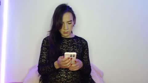 pearlatin online show from March 18, 2026, 8:45 pm