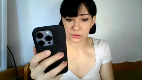 pearlgirl2006 online show from June 22, 2026, 3:31 pm