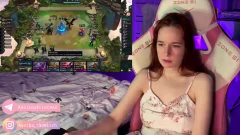 Snapshot of pearlprincess_ chatting on February 13, 2025, 2:45 am Adelina online show from February 13, 2025, 2:45 am