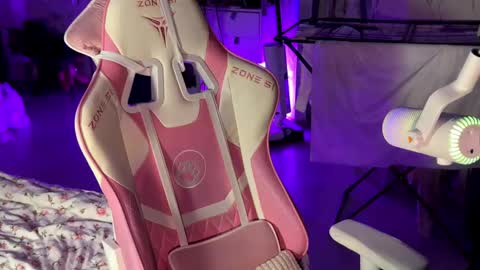 Snapshot of pearlprincess_ chatting on March 10, 2025, 2:06 am Adelina online show from March 10, 2025, 2:06 am