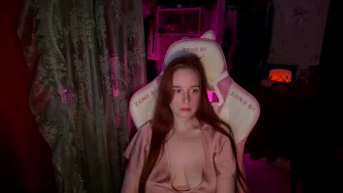 Snapshot of pearlprincess_ chatting on December 5, 2025, 4:58 pm Adelina online show from December 5, 2025, 4:58 pm