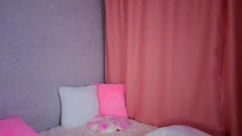 Snapshot of pearly_peach_ chatting on April 30, 2026, 6:14 pm pearly_peach_ online show from April 30, 2026, 6:14 pm