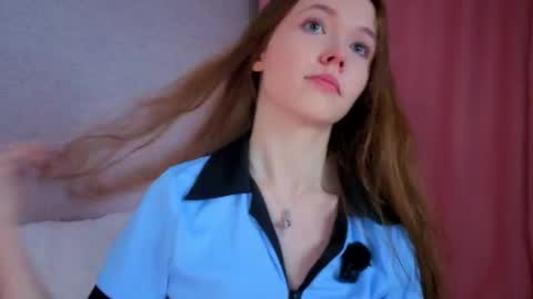 Snapshot of pearly_peach_ chatting on May 4, 2026, 6:04 pm pearly_peach_ online show from May 4, 2026, 6:04 pm