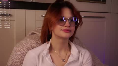 Lily online show from October 3, 2025, 1:13 am