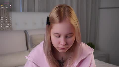 Lily online show from May 2, 2026, 1:21 am