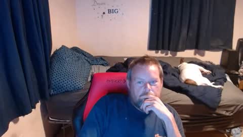 pecker40 online show from December 3, 2025, 1:46 am