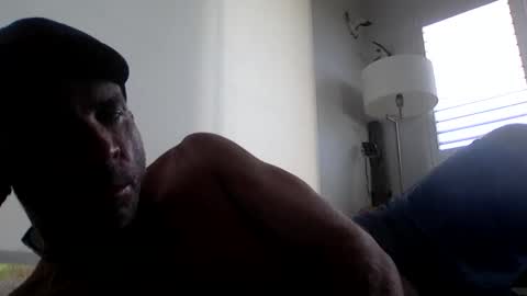 pedro________8 online show from February 3, 2025, 6:13 am