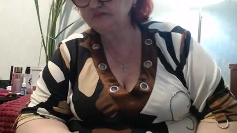 Snapshot of peggysoft chatting on May 4, 2026, 5:42 pm PeggySoft online show from May 4, 2026, 5:42 pm