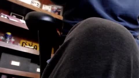 Snapshot of pem1650 chatting on September 17, 2025, 6:31 pm pem1650 online show from September 17, 2025, 6:31 pm