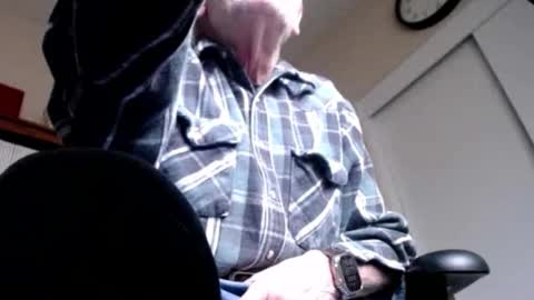 Snapshot of pem1650 chatting on November 17, 2025, 10:04 pm pem1650 online show from November 17, 2025, 10:04 pm