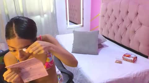 peneelopeecute online show from December 19, 2025, 9:00 pm