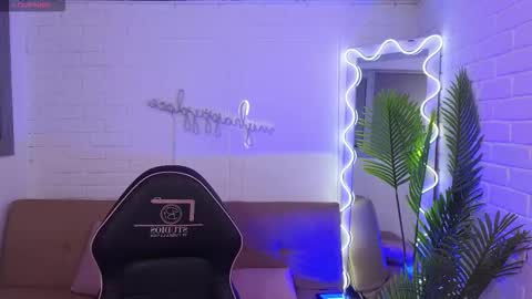 penelope online show from October 9, 2025, 3:37 am