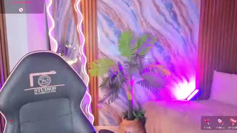 penelope online show from June 15, 2026, 2:47 am