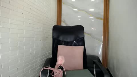 Penelopee Rouse online show from September 26, 2025, 8:02 pm