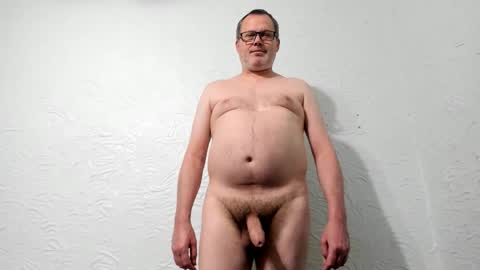 Snapshot of penis_dance chatting on May 30, 2026, 12:08 am Vincent Howard online show from May 30, 2026, 12:08 am
