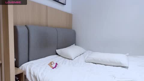 penny_coco online show from December 16, 2025, 9:25 am