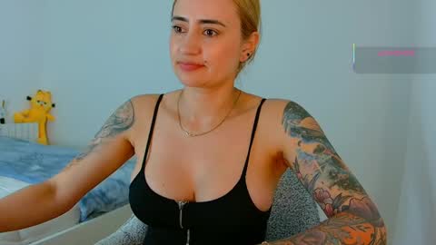 Hi Im Penelope  better vibrations  1111 online show from June 2, 2026, 10:01 pm