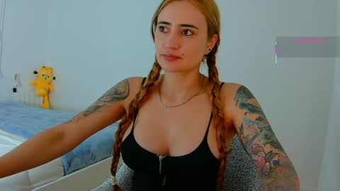 Hi Im Penelope  better vibrations  1111 online show from June 3, 2026, 10:07 am