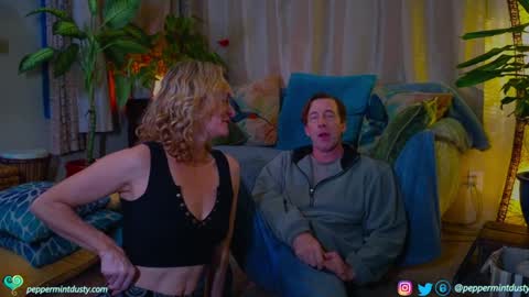 Snapshot of peppermintdusty chatting on December 5, 2024, 3:04 am Peppermint and Dusty online show from December 5, 2024, 3:04 am