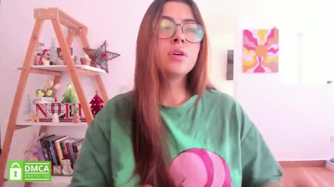 Sarah Ana Banana online show from December 3, 2025, 7:34 pm