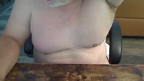 Snapshot of perfecto1957 chatting on September 22, 2025, 4:20 pm perfecto1957 online show from September 22, 2025, 4:20 pm
