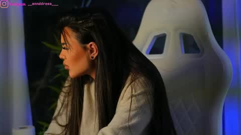 Dee online show from December 7, 2024, 10:01 am