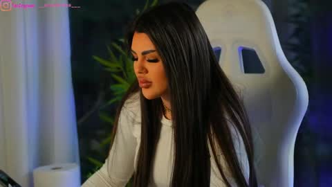 Snapshot of perfectt33n chatting on December 19, 2024, 8:34 am Dee online show from December 19, 2024, 8:34 am