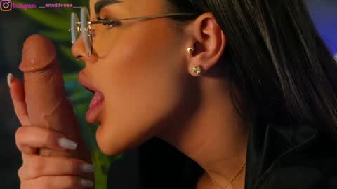 Snapshot of perfectt33n chatting on January 21, 2025, 1:00 pm Dee online show from January 21, 2025, 1:00 pm