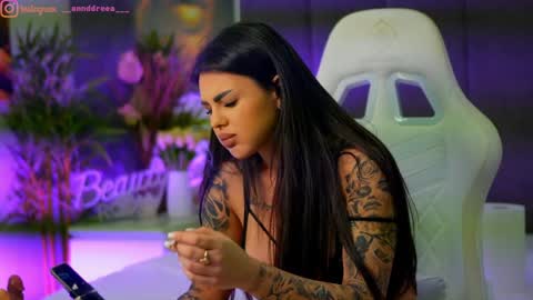 Snapshot of perfectt33n chatting on November 5, 2025, 3:23 pm Dee online show from November 5, 2025, 3:23 pm