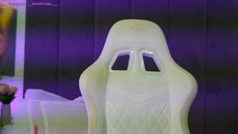 Snapshot of perfectt33n chatting on December 15, 2025, 5:28 pm Dee online show from December 15, 2025, 5:28 pm